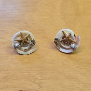 Vintage seashell clip on earrings